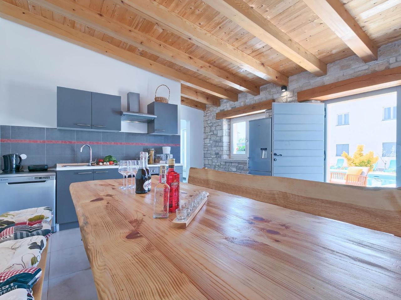 Apartment Noa พูลา ภายนอก รูปภาพ