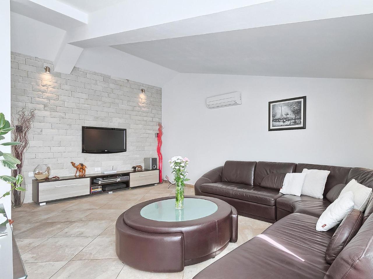 Apartment Noa พูลา ภายนอก รูปภาพ