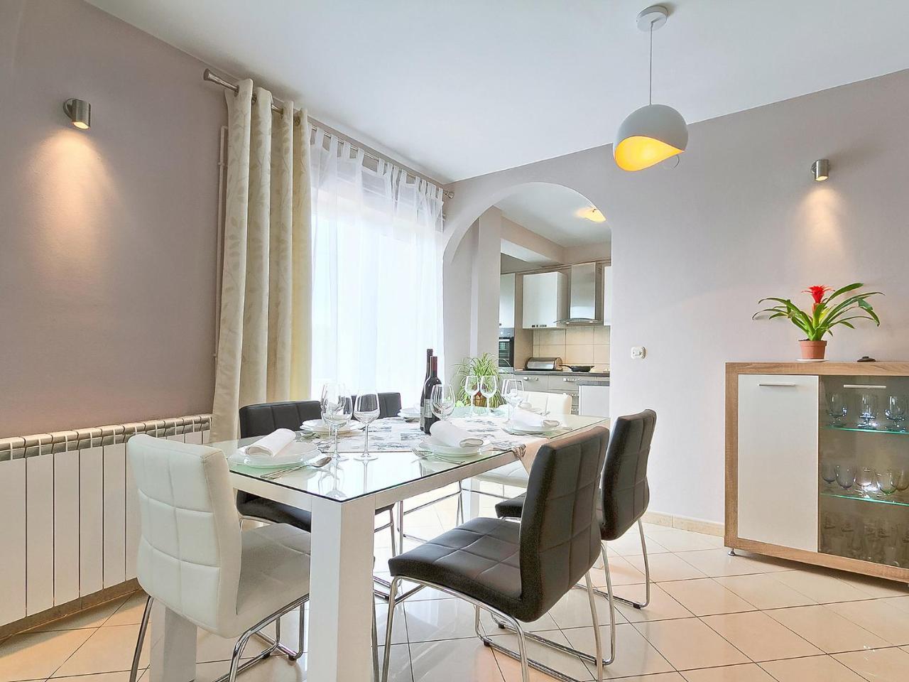 Apartment Noa พูลา ภายนอก รูปภาพ