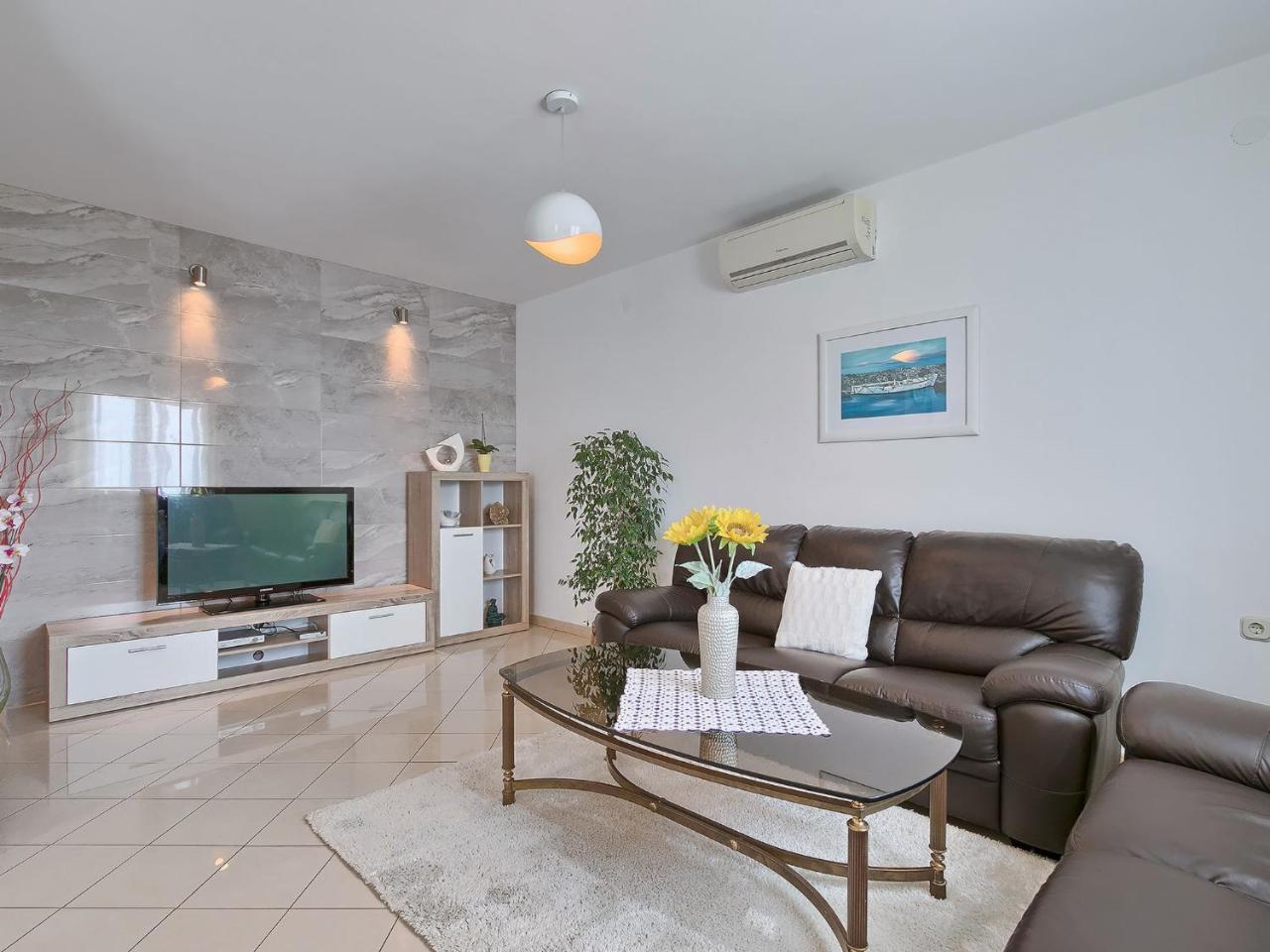 Apartment Noa พูลา ภายนอก รูปภาพ