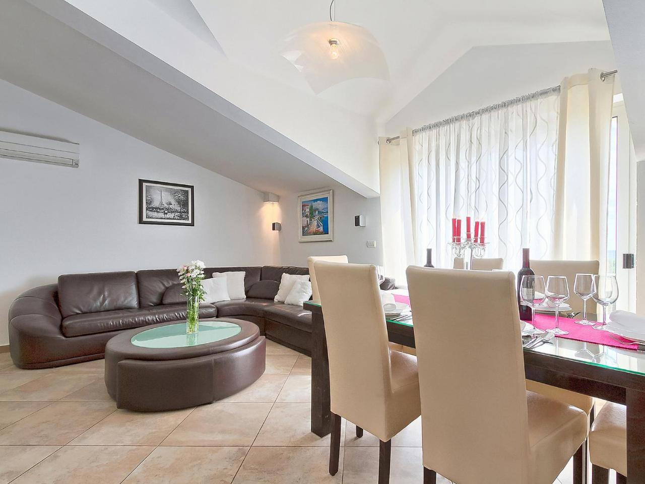 Apartment Noa พูลา ภายนอก รูปภาพ